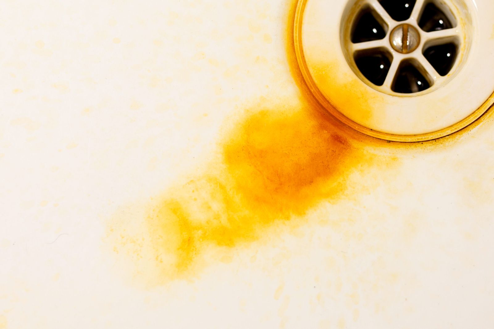 How to Deal with Rust Stains in your Sink, Tub and Toilet